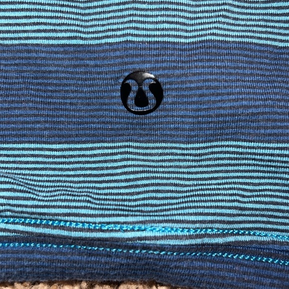 Men’s Lululemon T-shirt size large - Picture 3 of 3